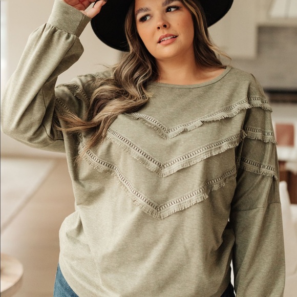 Into the Fringe Top in Olive - Picture 4 of 5